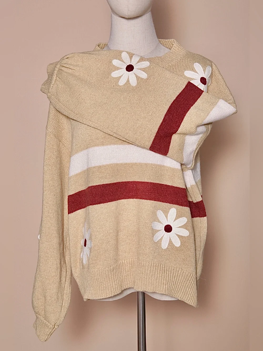 POL Daisy Appliqué Oversized Sweater Beige Cream Boho Cottagecore Medium
